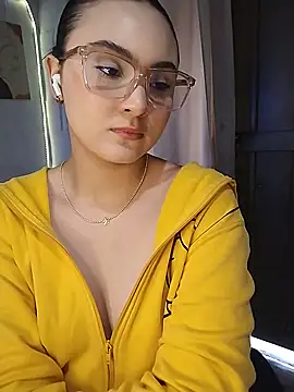 Snapshot of Samy-Candy chatting on January 18, 2025, 3:49 pm Samy-Candy online show from January 18, 2025, 3:49 pm