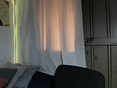 Snapshot of Samy-Candy chatting on February 20, 2025, 3:41 pm Samy-Candy online show from February 20, 2025, 3:41 pm