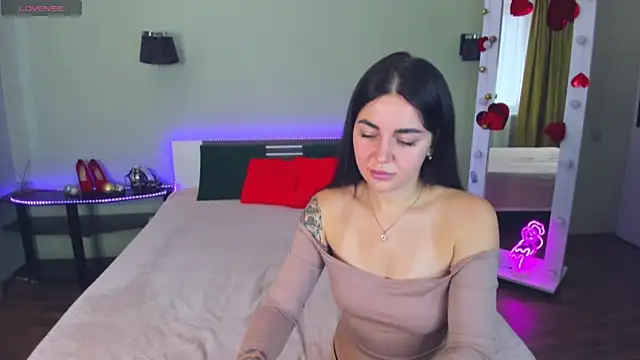 CrazyMilanka online show from October 5, 2025, 8:56 am