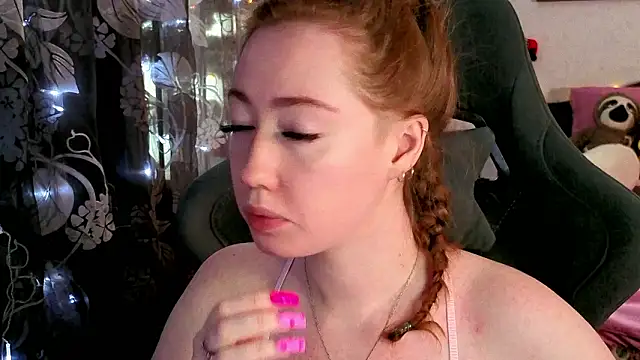 Snapshot of TinaBrook chatting on February 24, 2026, 4:32 am TinaBrook online show from February 24, 2026, 4:32 am