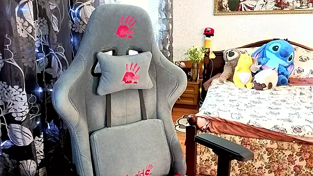 TinaBrook online show from March 27, 2026, 5:13 am