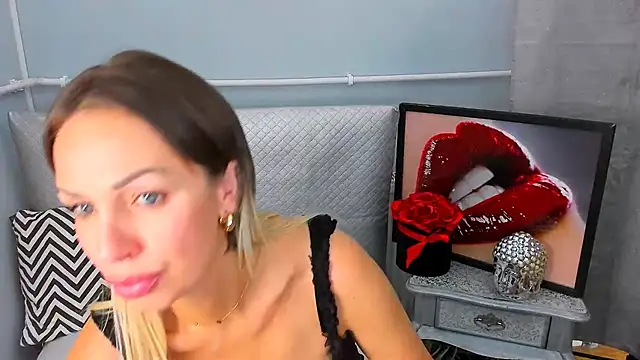 Snapshot of PamelaFlowers chatting on September 11, 2025, 8:20 pm PamelaFlowers online show from September 11, 2025, 8:20 pm
