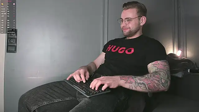 Snapshot of WayneWilson chatting on February 22, 2026, 4:57 am WayneWilson online show from February 22, 2026, 4:57 am