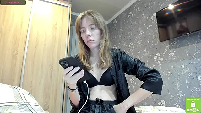 Snapshot of Kalisee_ chatting on November 18, 2025, 8:52 am Kalisee online show from November 18, 2025, 8:52 am