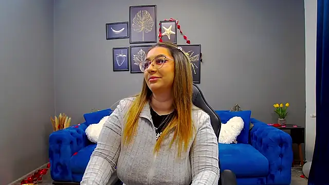 Katewalker  online show from February 13, 2025, 6:05 pm