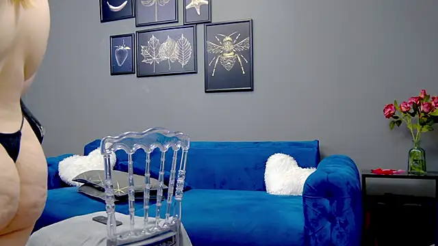 Katewalker  online show from March 7, 2025, 9:17 pm