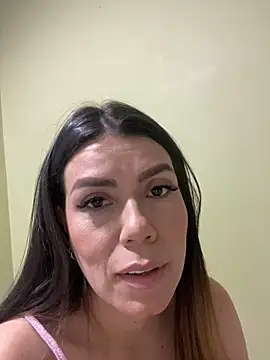 Snapshot of martina_contreras chatting on February 3, 2025, 12:03 pm martina contreras online show from February 3, 2025, 12:03 pm