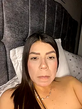 martina contreras online show from December 4, 2025, 9:07 am