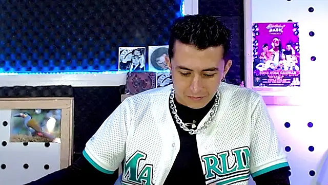Snapshot of Darko0717 chatting on January 23, 2025, 3:43 pm Darko0717 online show from January 23, 2025, 3:43 pm