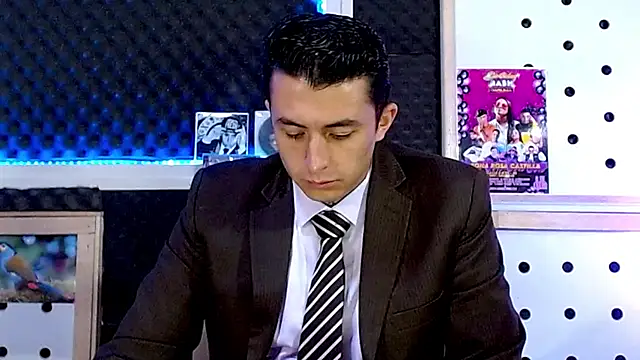 Snapshot of Darko0717 chatting on February 4, 2025, 2:32 pm Darko0717 online show from February 4, 2025, 2:32 pm