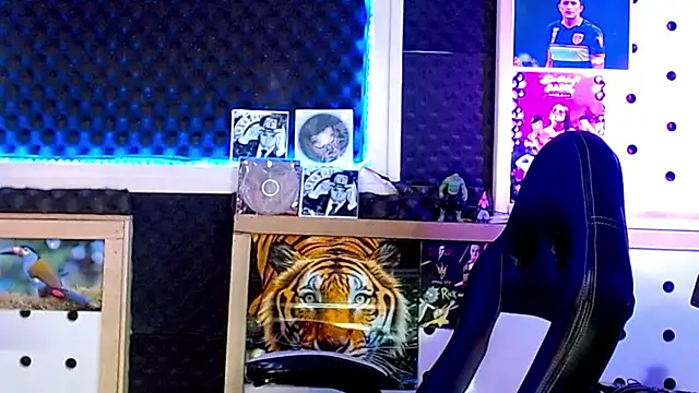 Snapshot of Darko0717 chatting on February 11, 2025, 3:40 pm Darko0717 online show from February 11, 2025, 3:40 pm