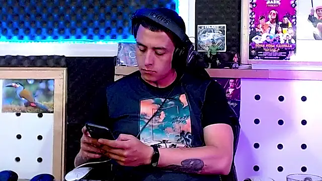 Snapshot of Darko0717 chatting on March 10, 2025, 11:27 pm Darko0717 online show from March 10, 2025, 11:27 pm