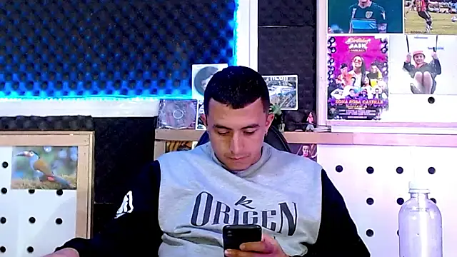 Snapshot of Darko0717 chatting on March 12, 2025, 11:12 pm Darko0717 online show from March 12, 2025, 11:12 pm
