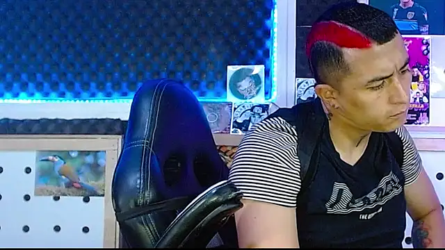 Snapshot of Darko0717 chatting on March 21, 2025, 2:07 pm Darko0717 online show from March 21, 2025, 2:07 pm