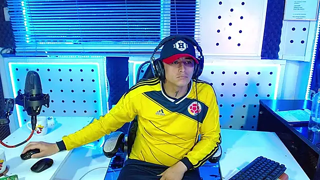 Darko0717 online show from November 19, 2025, 12:32 am