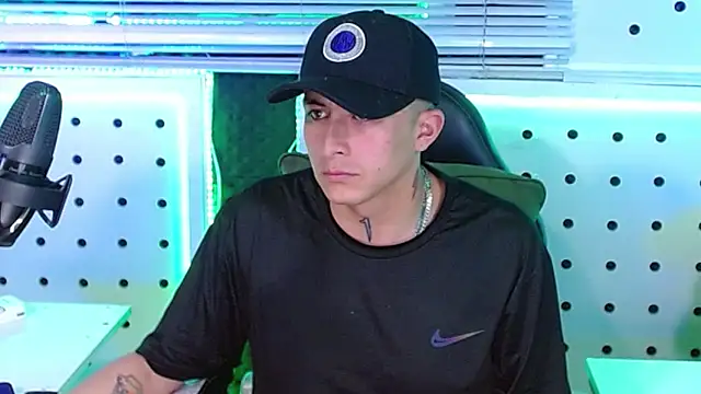 Darko0717 online show from December 18, 2025, 2:50 am