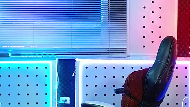 Darko0717 online show from April 14, 2026, 9:32 pm