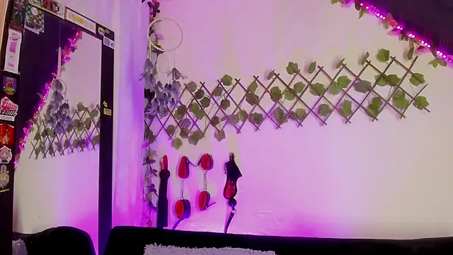 Snapshot of Cata_green chatting on December 9, 2024, 10:20 pm Cata green online show from December 9, 2024, 10:20 pm