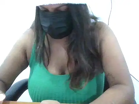 Snapshot of Black_Beauty997 chatting on December 8, 2024, 9:57 am Black Beauty997 online show from December 8, 2024, 9:57 am