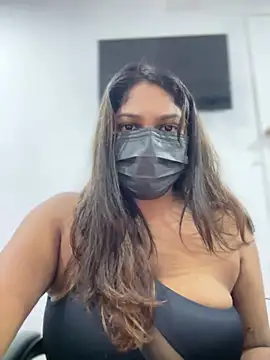 Snapshot of Black_Beauty997 chatting on February 21, 2025, 3:10 pm Black Beauty997 online show from February 21, 2025, 3:10 pm