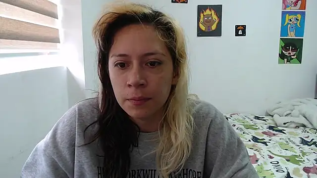 Snapshot of MommyMiaWs chatting on October 13, 2025, 1:33 pm MommyMiaWs online show from October 13, 2025, 1:33 pm