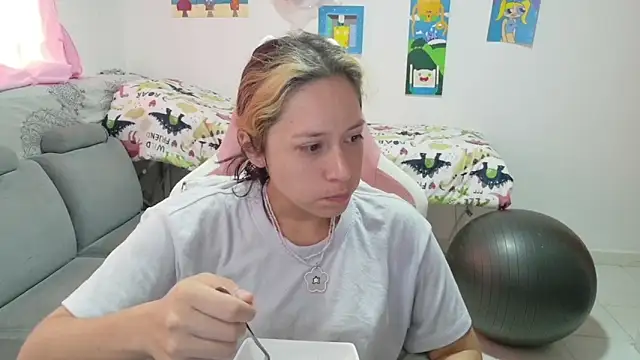 Snapshot of MommyMiaWs chatting on April 20, 2026, 1:14 pm MommyMiaWs online show from April 20, 2026, 1:14 pm