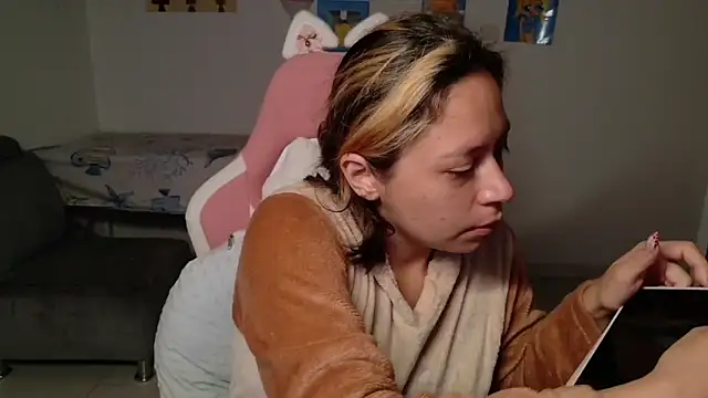 Snapshot of MommyMiaWs chatting on May 26, 2026, 1:18 pm MommyMiaWs online show from May 26, 2026, 1:18 pm