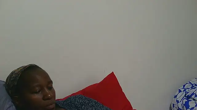 Snapshot of sluttylaura21 chatting on December 4, 2025, 6:01 am sluttylaura21 online show from December 4, 2025, 6:01 am