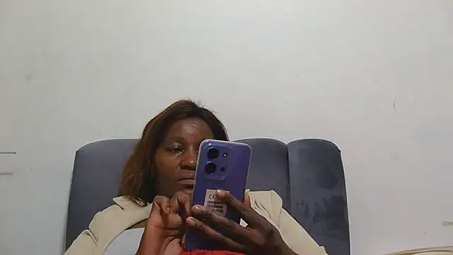 sluttylaura21 online show from June 25, 2026, 5:17 pm