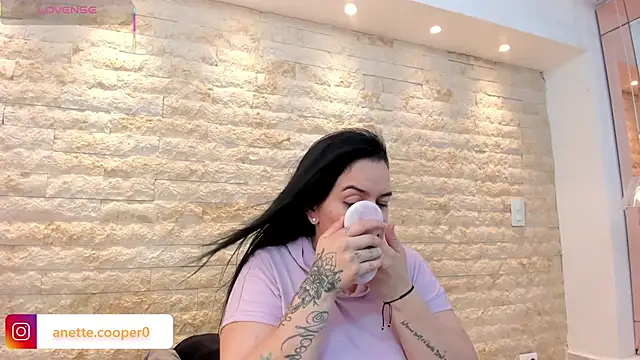 Snapshot of anette_cooper chatting on December 17, 2025, 3:23 am anette cooper online show from December 17, 2025, 3:23 am