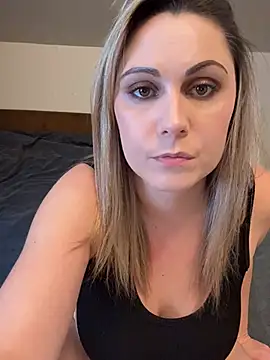 Snapshot of Leanymphoo chatting on January 12, 2026, 10:09 am Leanymphoo online show from January 12, 2026, 10:09 am