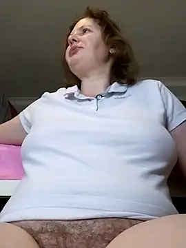 Snapshot of xxSexyBushLinnxx chatting on February 3, 2026, 12:10 pm xxSexyBushLinnxx online show from February 3, 2026, 12:10 pm