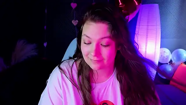 Snapshot of DjennaPalme chatting on February 18, 2025, 3:21 am DjennaPalme online show from February 18, 2025, 3:21 am