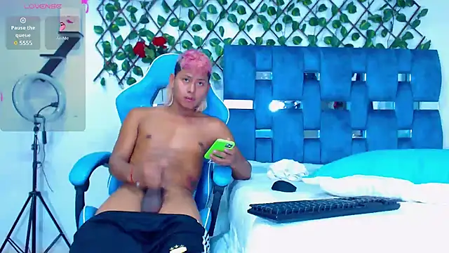 Snapshot of Hakim_prettynigg chatting on January 17, 2025, 6:02 pm Hakim prettynigg online show from January 17, 2025, 6:02 pm