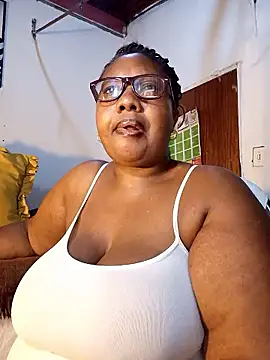 Snapshot of YELLOW_BONE chatting on January 10, 2026, 8:54 pm YELLOW BONE online show from January 10, 2026, 8:54 pm