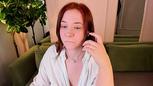 Snapshot of Pretty_Alison chatting on February 11, 2026, 2:11 pm Pretty Alison online show from February 11, 2026, 2:11 pm