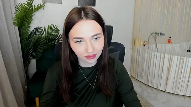 GracefulLook online show from November 18, 2025, 8:13 pm