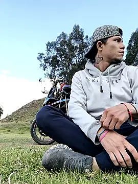 Snapshot of Juam22 chatting on December 20, 2025, 9:44 pm Juam22 online show from December 20, 2025, 9:44 pm