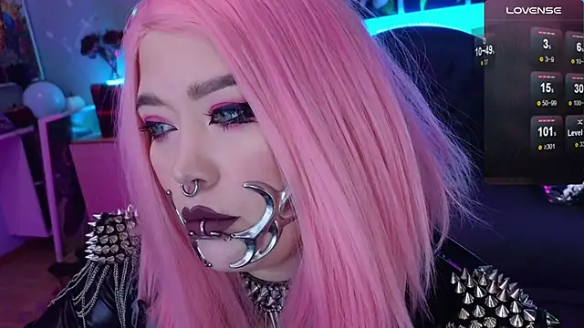 wickedxqueen online show from December 11, 2024, 4:49 am