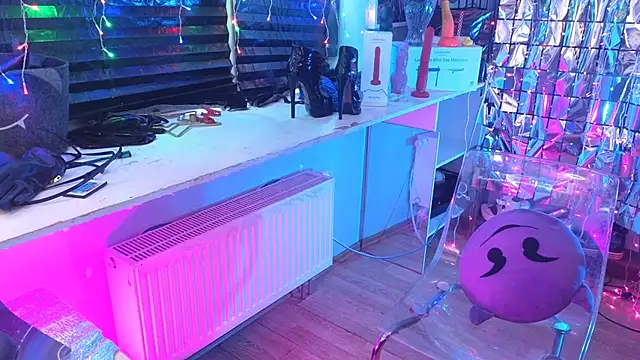 wickedxqueen online show from March 2, 2025, 5:44 am