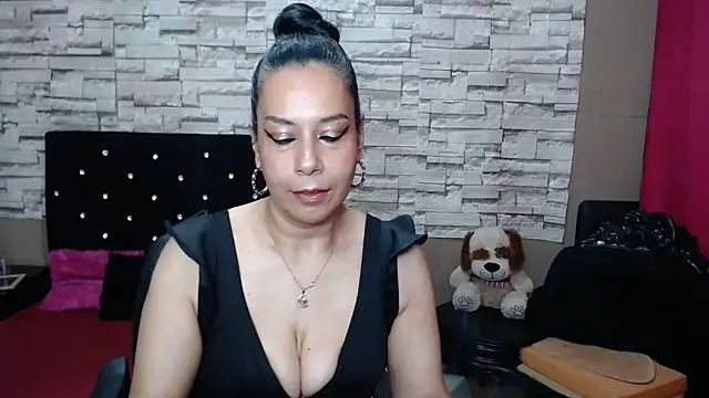 Snapshot of MarianaNight02 chatting on December 15, 2025, 4:28 am MarianaNight02 online show from December 15, 2025, 4:28 am