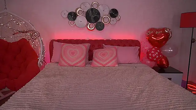 Snapshot of EmilyHalls chatting on February 14, 2025, 10:38 am EmilyHalls online show from February 14, 2025, 10:38 am