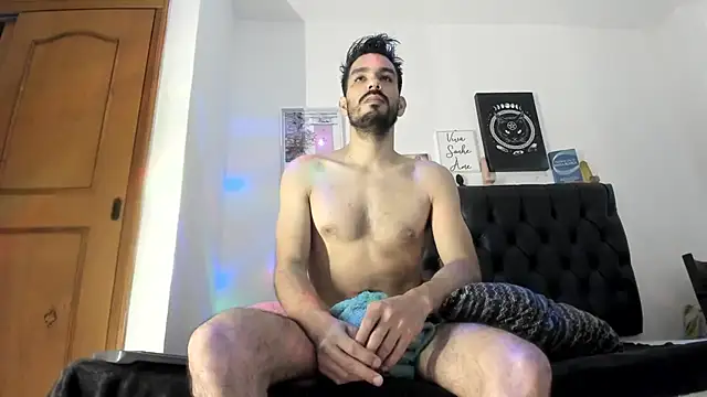 Snapshot of JohanyLatino chatting on January 13, 2025, 5:23 pm JohanyLatino online show from January 13, 2025, 5:23 pm