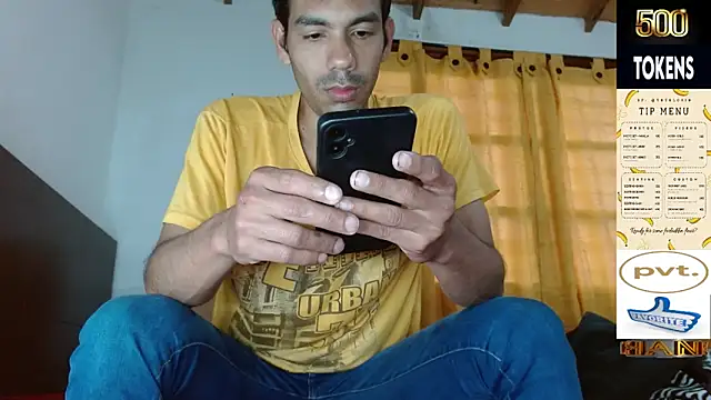 JohanyLatino online show from May 23, 2026, 10:47 pm