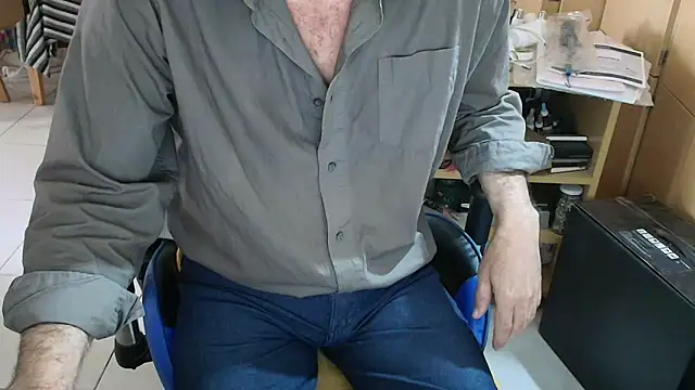 angelgarcia269 online show from November 7, 2025, 12:05 pm