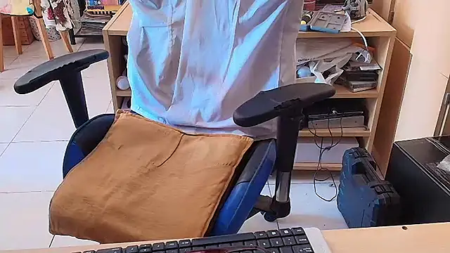 Snapshot of angelgarcia269 chatting on March 4, 2026, 12:44 pm angelgarcia269 online show from March 4, 2026, 12:44 pm