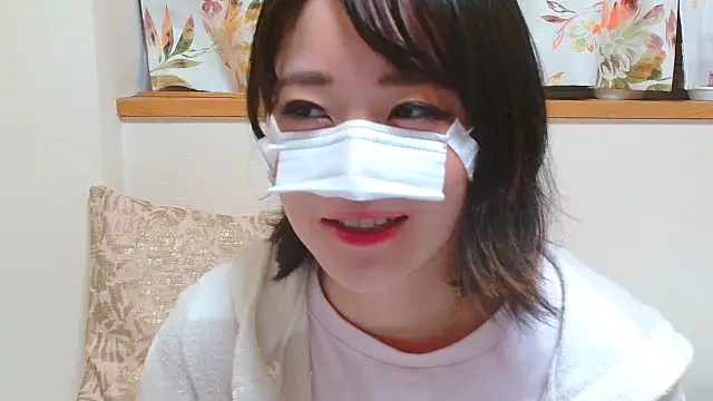 liliyRiSAcha-n online show from December 3, 2025, 7:16 am