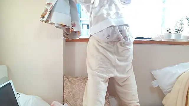 Snapshot of liliyRiSAcha-n chatting on February 26, 2026, 6:45 am liliyRiSAcha-n online show from February 26, 2026, 6:45 am