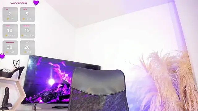 Snapshot of Fenty_XX chatting on September 25, 2025, 4:00 pm Fenty XX online show from September 25, 2025, 4:00 pm