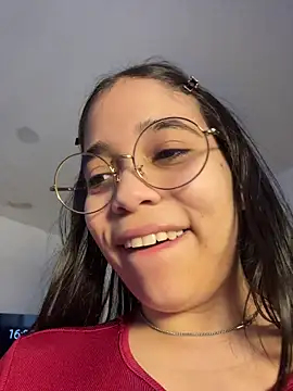 tati reyess online show from May 6, 2026, 9:42 pm